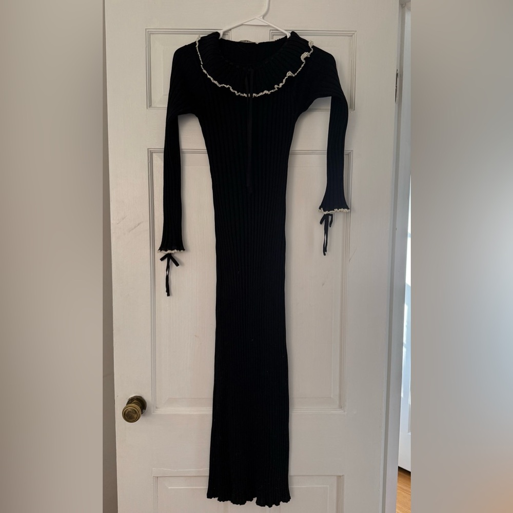 Doen Black Long-Sleeve Ribbed Maxi Dress with White Trim